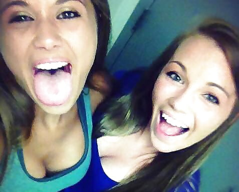 Petite salope 7 porn pictures