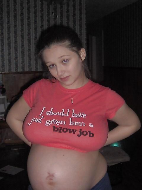 sexy pregnant girls (showing belly) porn pictures