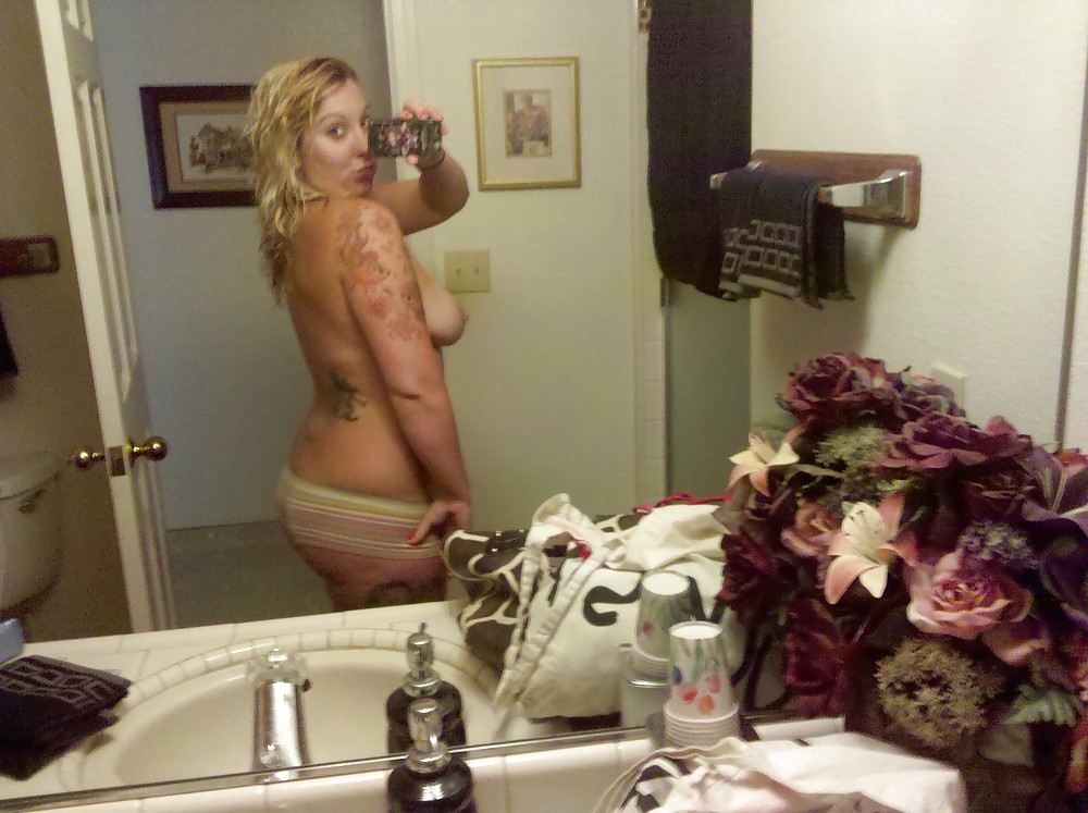 Selfshot Chubby Teen porn pictures