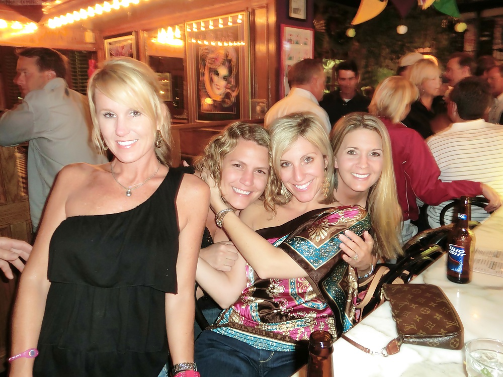 Blonde Milf and Friends (What would you do?) porn pictures