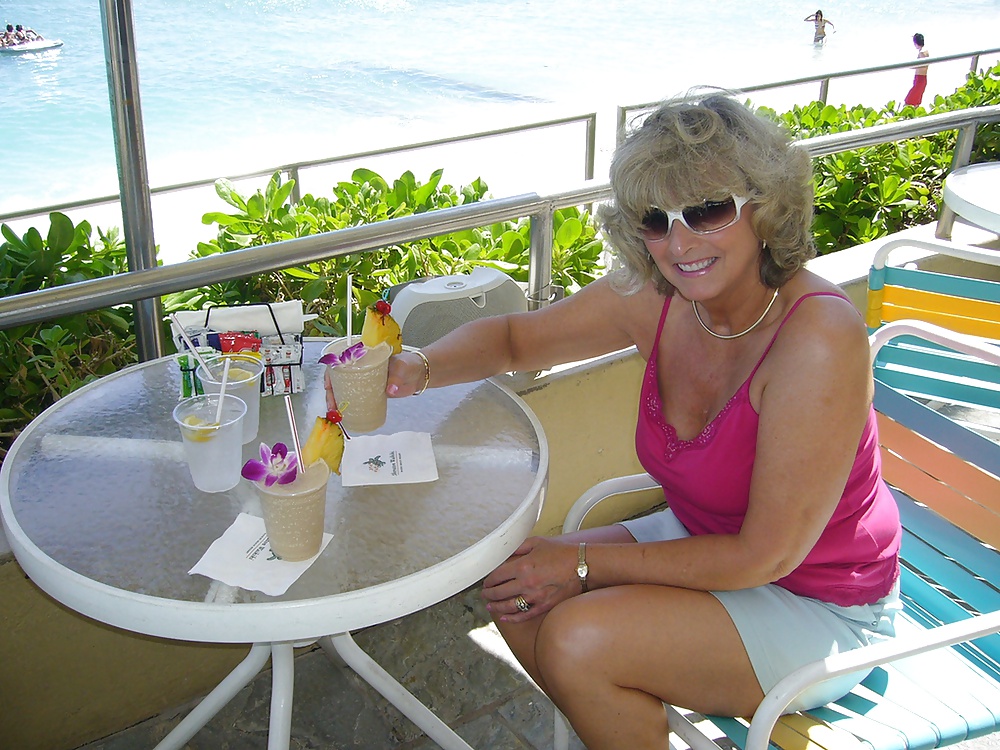 Horny Granny Loves To Pose porn pictures