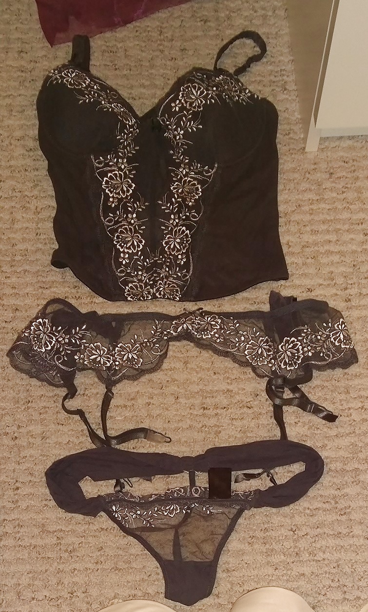 Dessous der 29 jaehrigen Ehehure #1 porn pictures