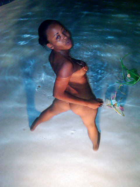 naked in the pool porn pictures