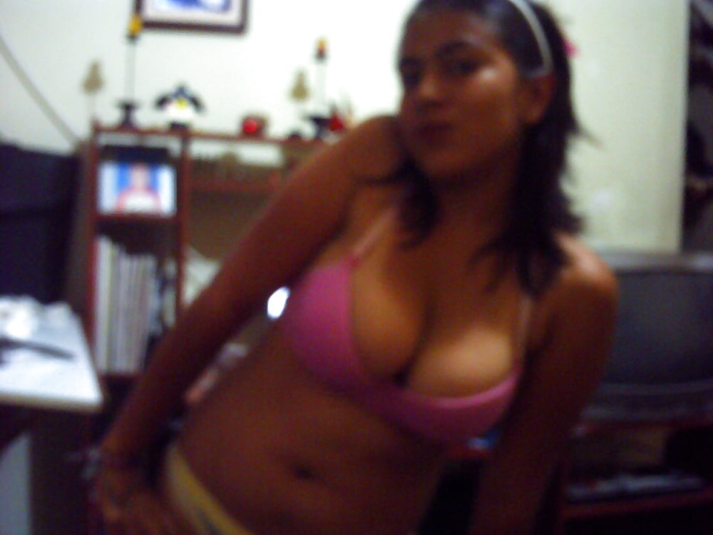 Latina hot girl shows Her big tits porn pictures