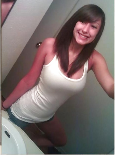 Selfie Girl #1 : Amazing Boobs porn pictures
