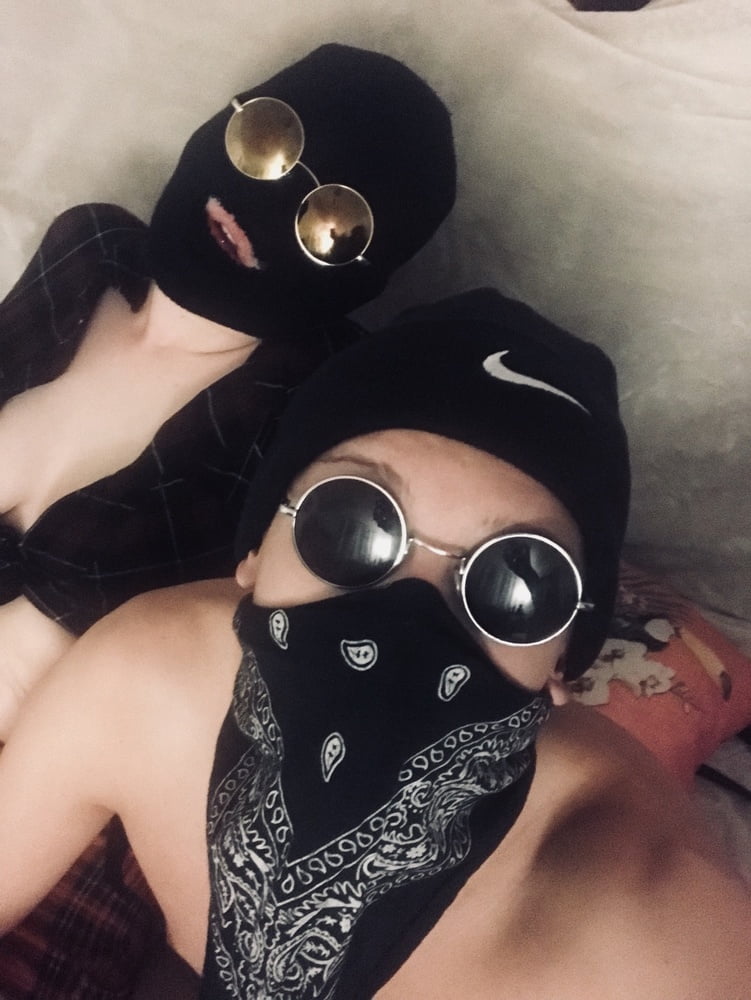 Young BDSM-Couple - 13 Photos 