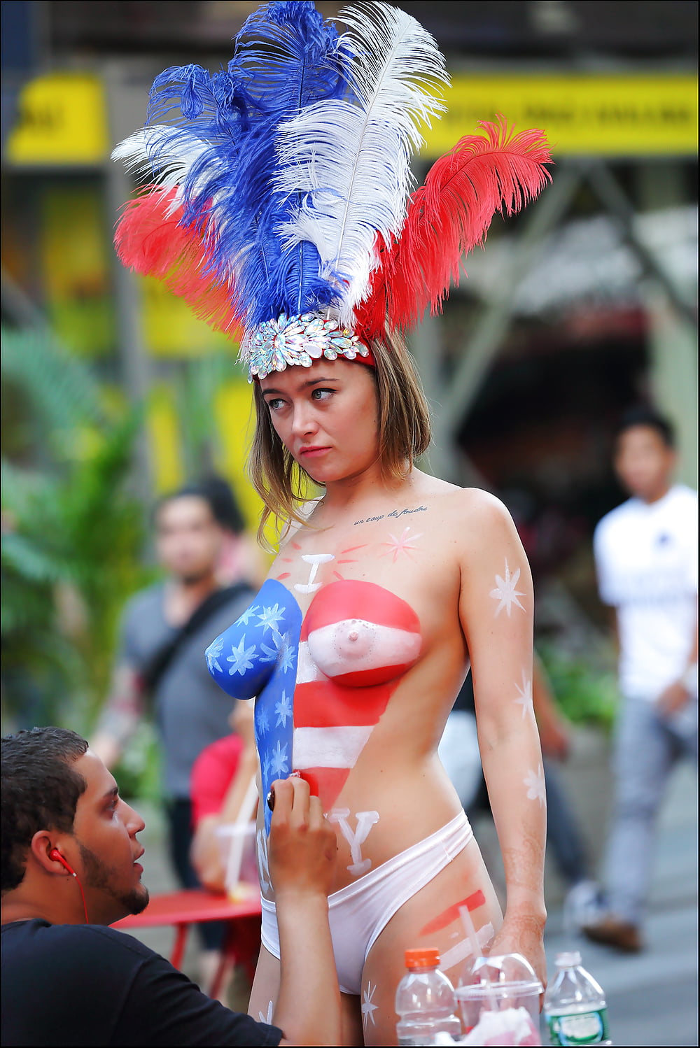 Topless Bodypainted On Times Square Bilder XHamster Com