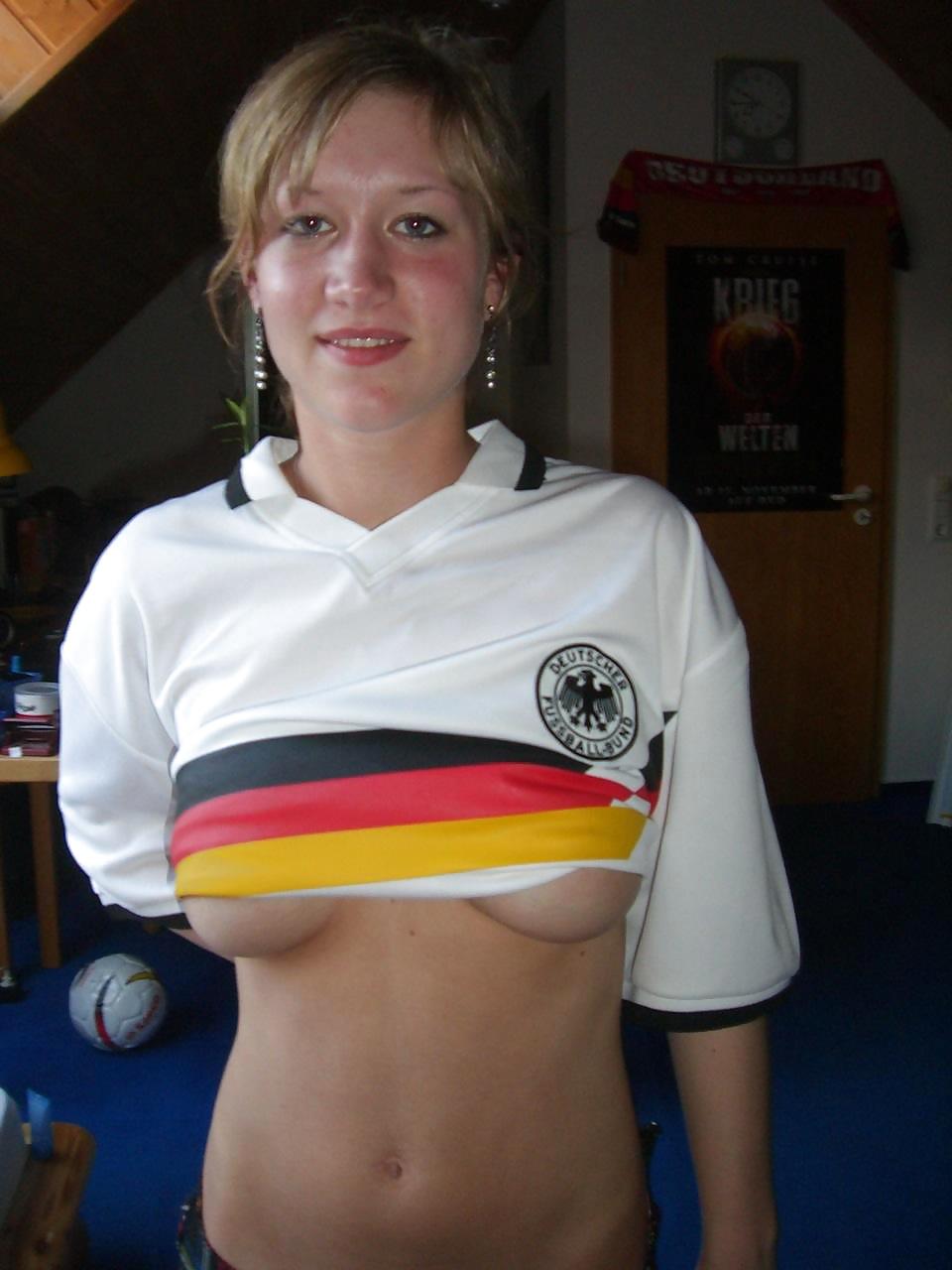 GERMAN GIRL - SEXY AND HORNY porn pictures