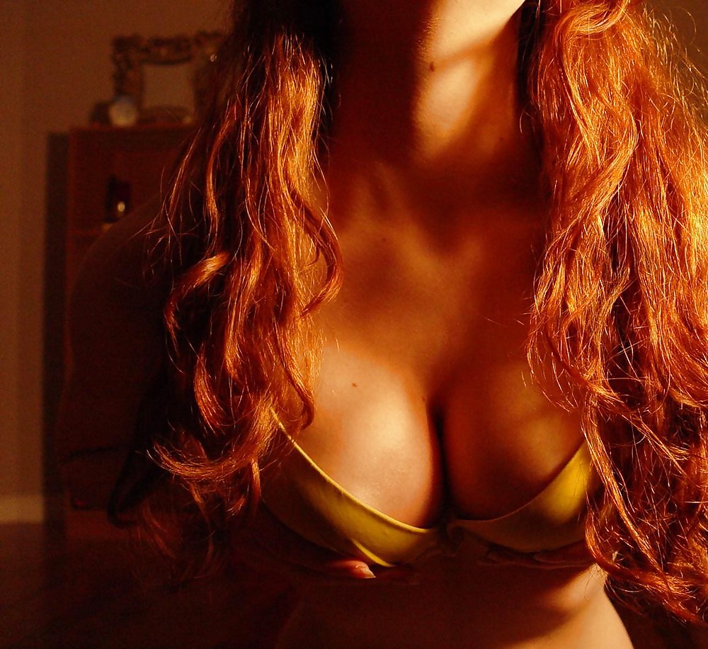 Incredibly Hot Teen Redhead porn pictures