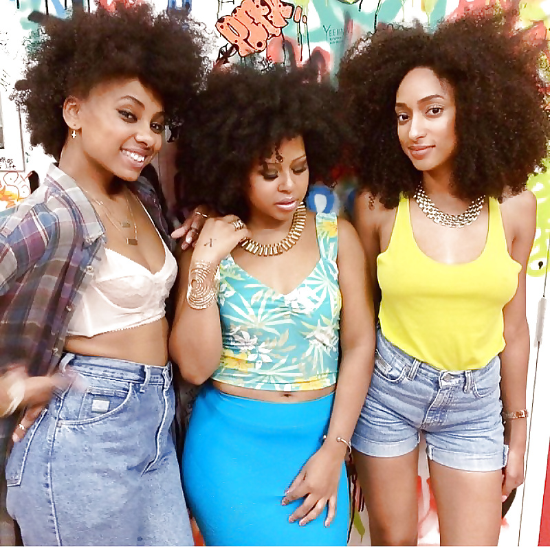 Who do you take home? You can only choose one! 5 porn pictures