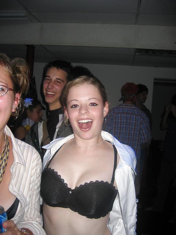 Bra Babes 95 porn pictures