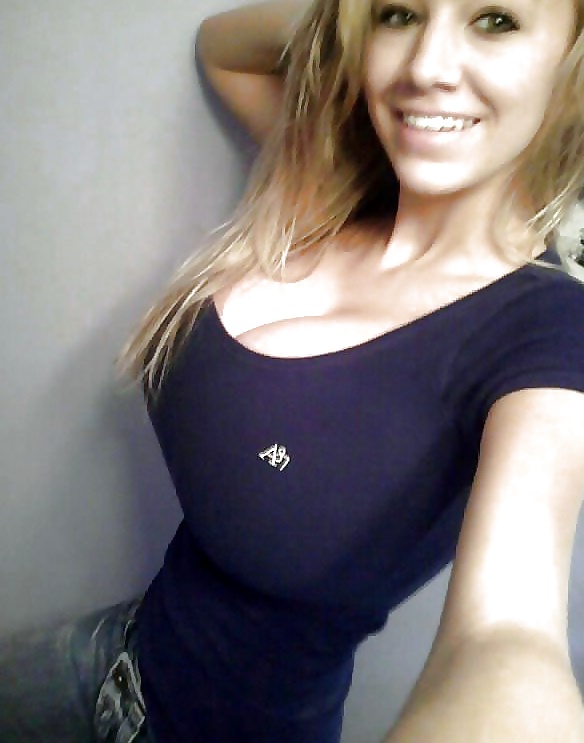 SELFIE 2 -bymn porn pictures