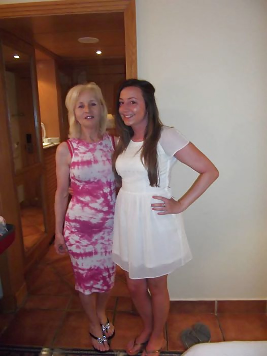 Facebook Milfs 2 porn pictures