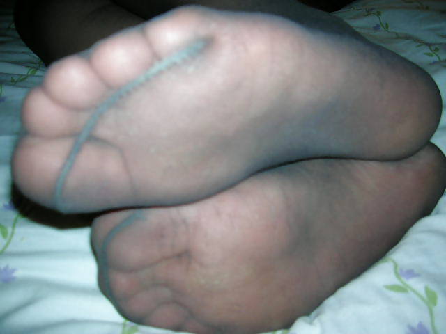 Dee's Sexy feet in Pantyhose for you Foot Lovers porn pictures