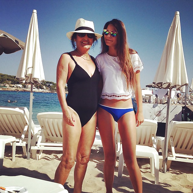 Diane & Her Friends porn pictures