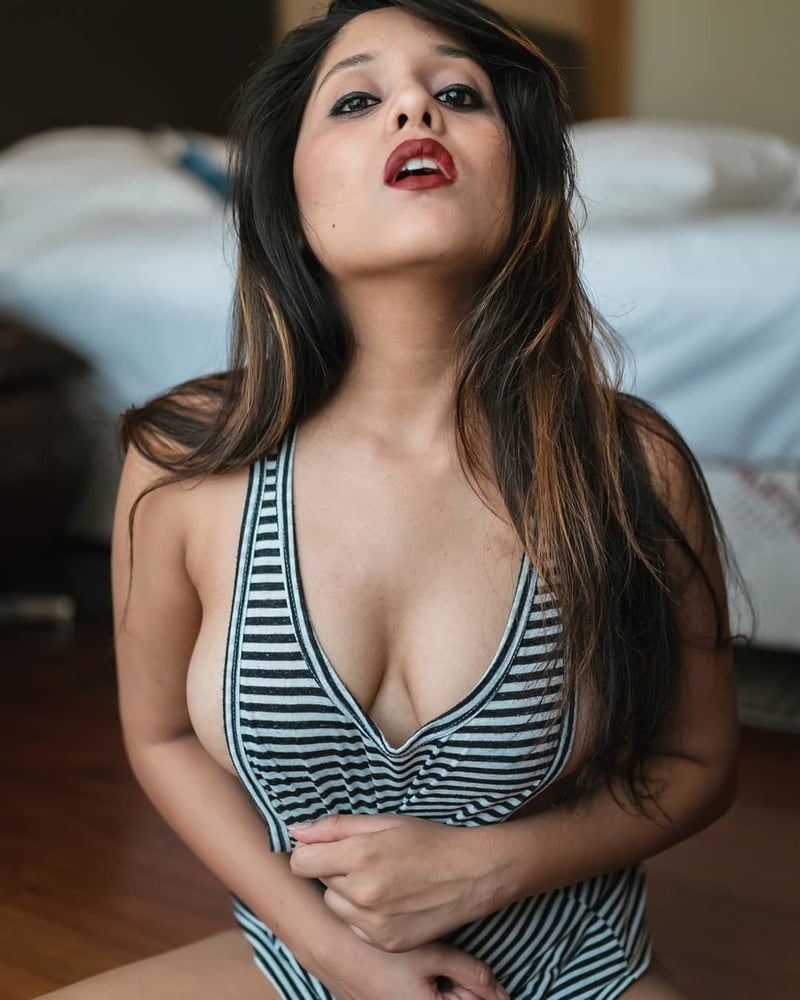 Indian girls sexy boobs photos-7781