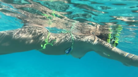 rate my naked diving experience         