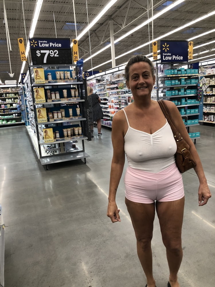 Big Tits Walmart - Leslie Walmart posing cellulite saggy tits long nipples - 9 Pics | xHamster