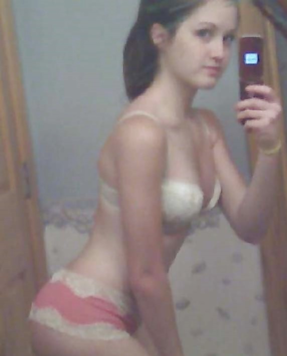 Naughty & Nude Teen Self Shots 33 porn pictures