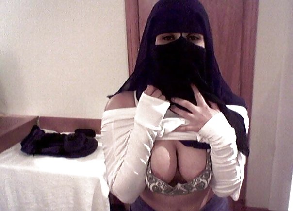 Sexy arab, iranian, dubai, turkish girls 15 porn pictures