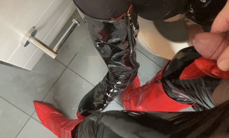 black and red fetish pissing         