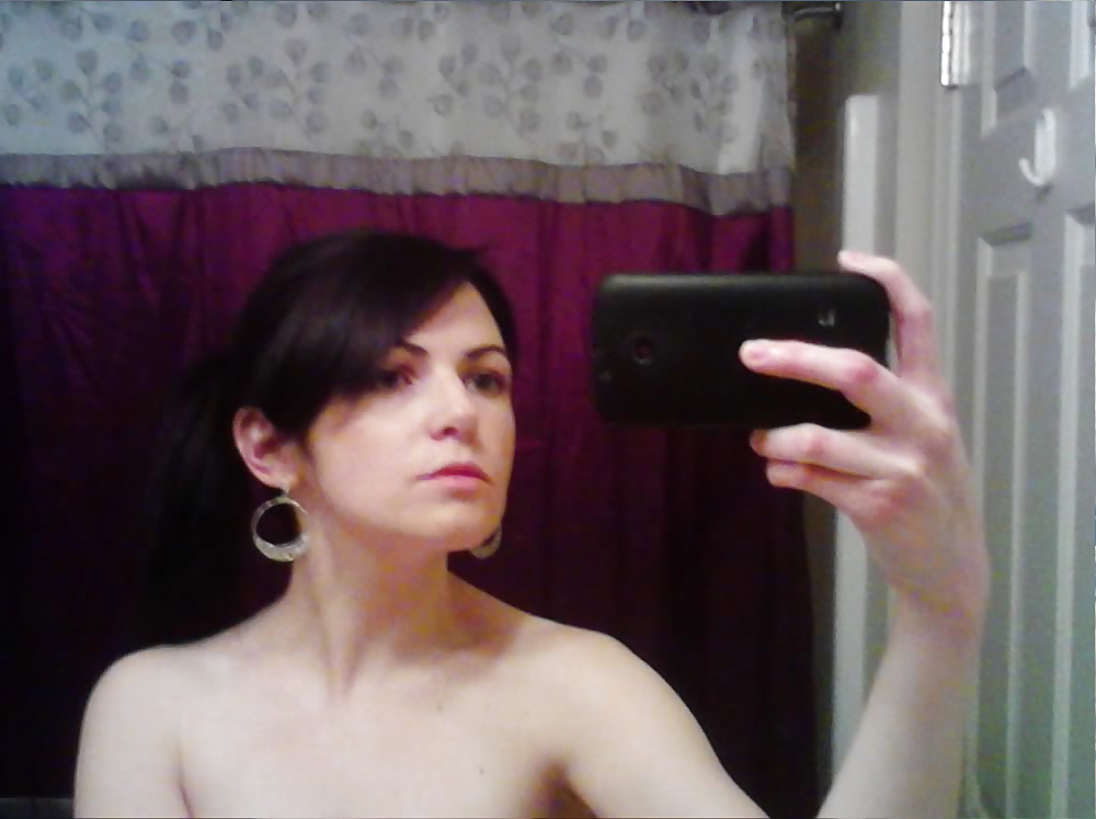 Natural beauty brunette selfshots porn pictures