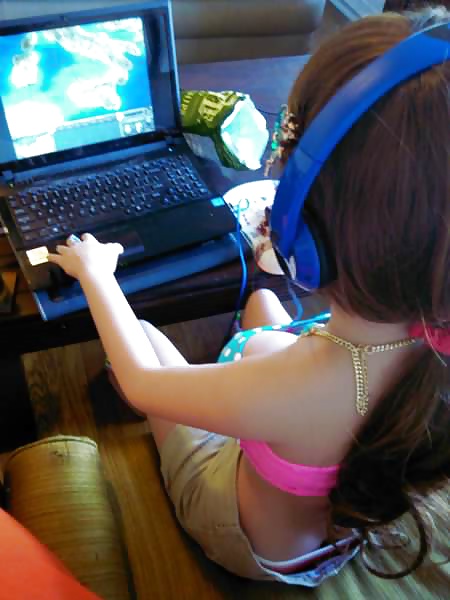 Nina chillin out. porn pictures