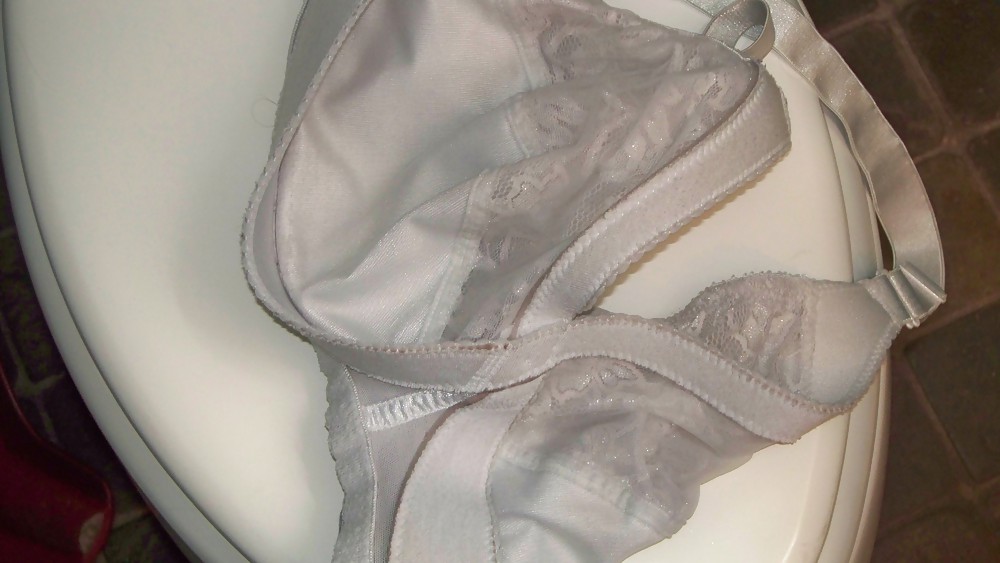 BBW wifes soiled smelly bra porn pictures