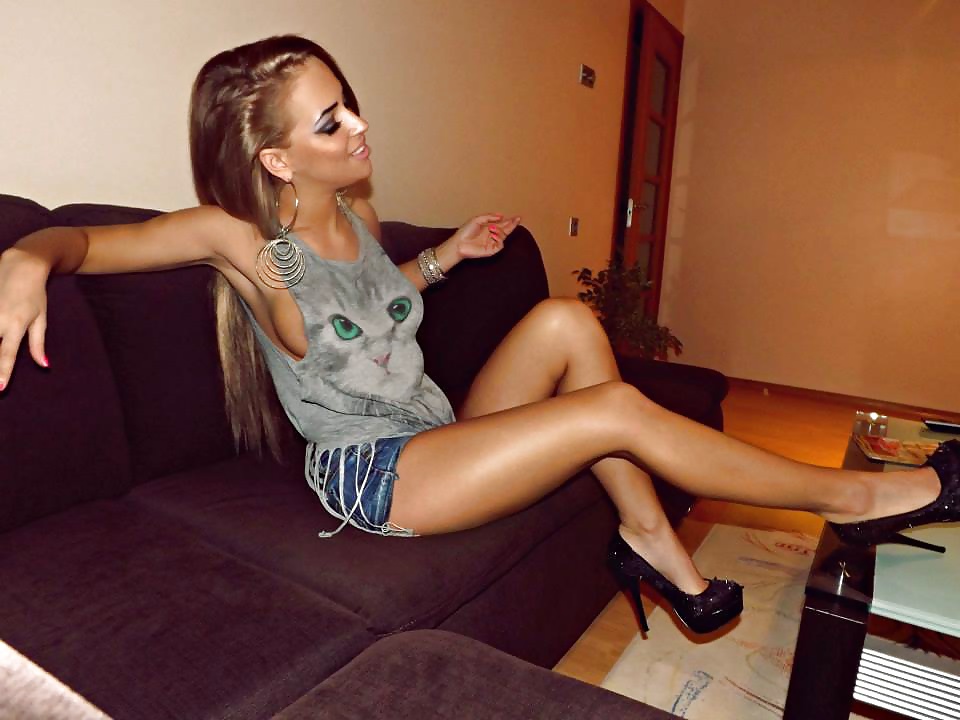 Facebook sluts voting best of  - pls vote and coment porn pictures