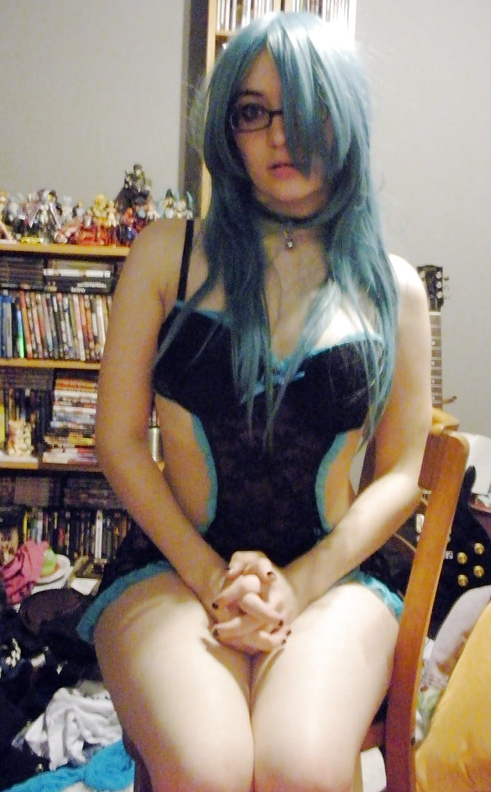 chubby gothic slut porn pictures