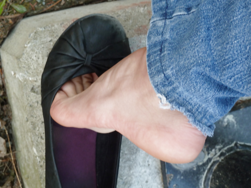 outdoor feet porn pictures