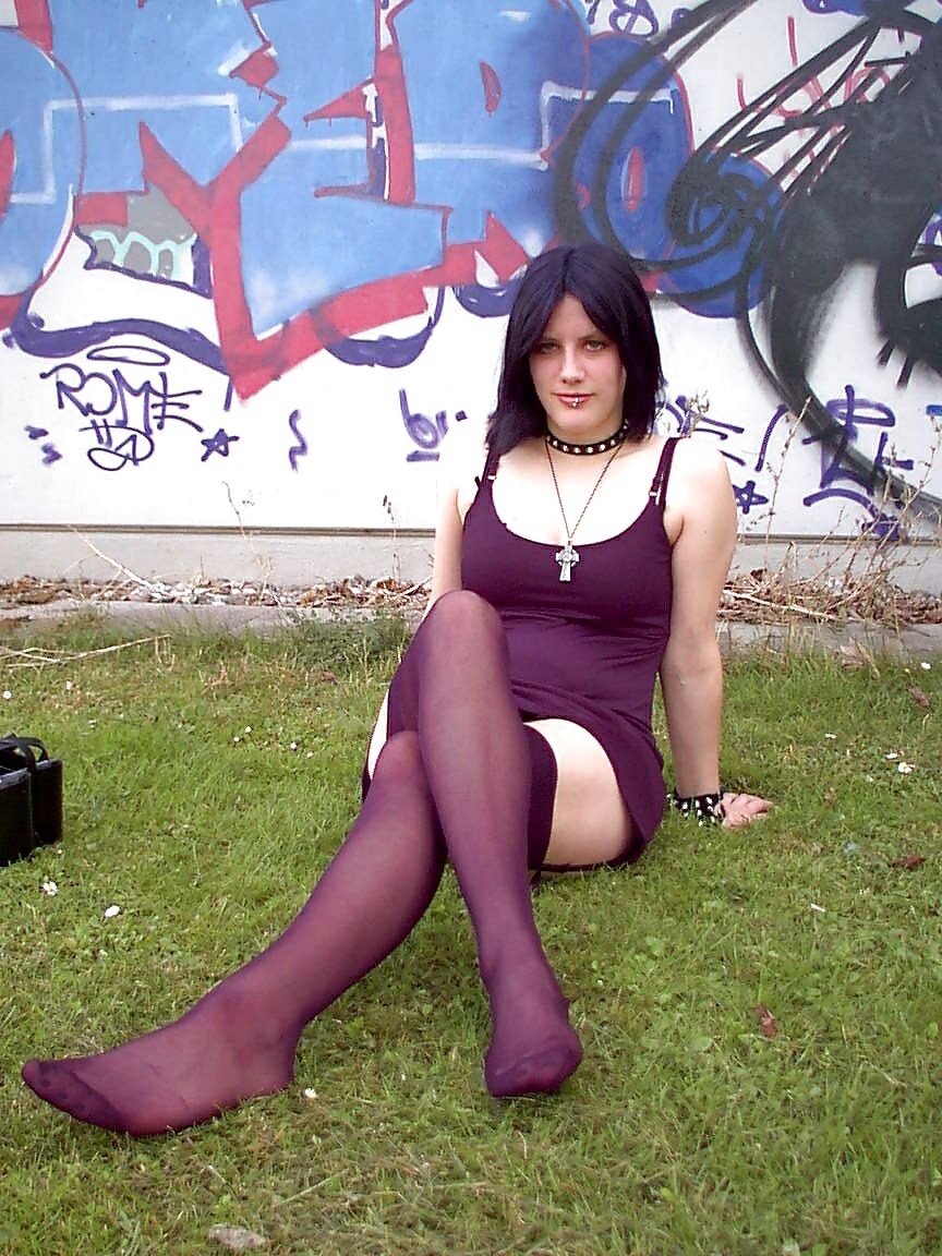 Gothic Foot - Yavanna Outdoor porn pictures