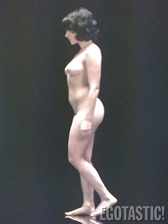 Nude photographs of johansson