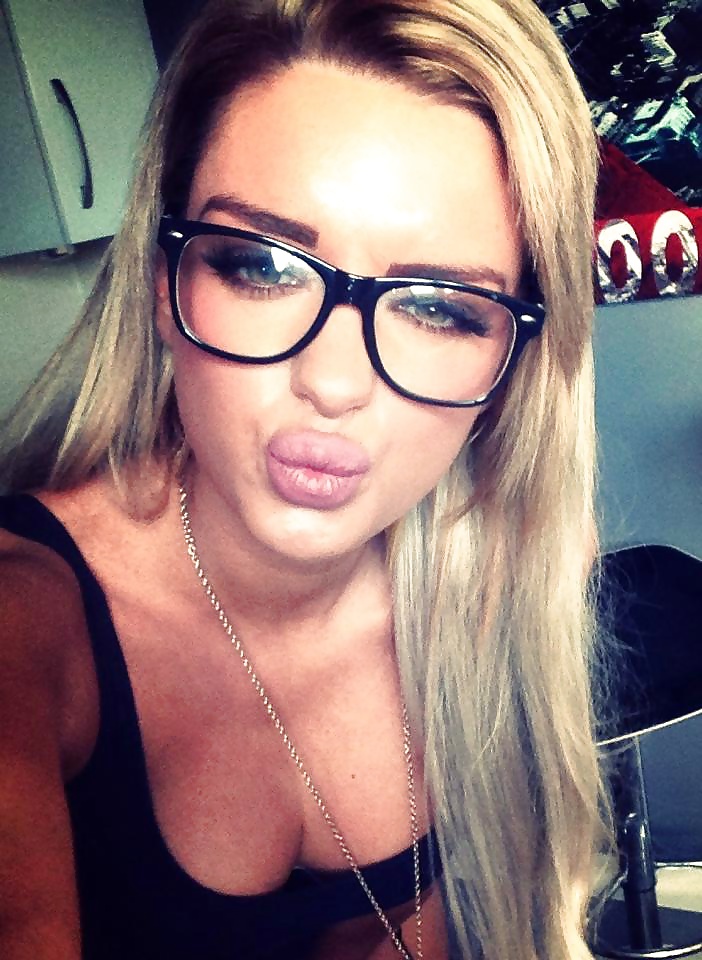 Nicki Kerr porn pictures