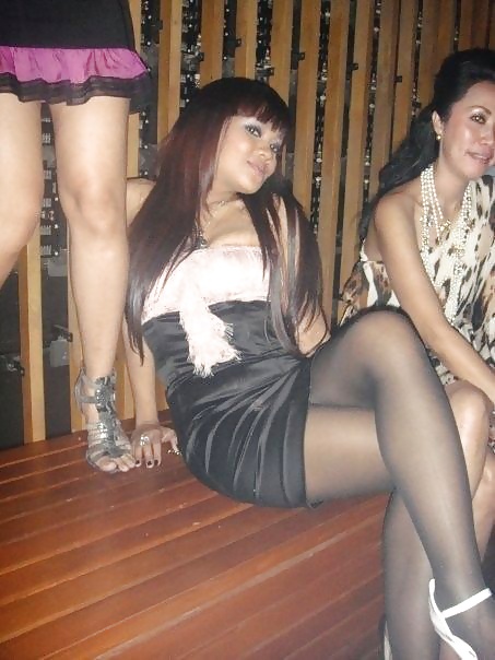 Hot pantyhose babes on PARTY porn pictures