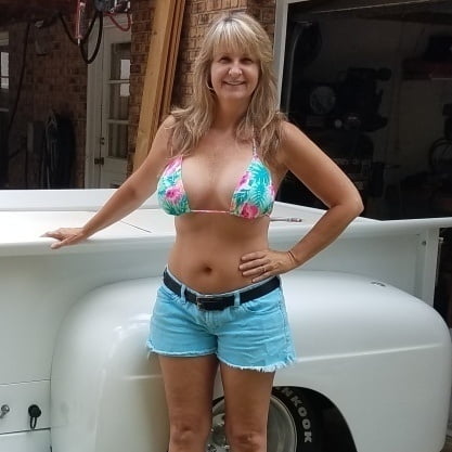 Dirty Old NC Hotwife.