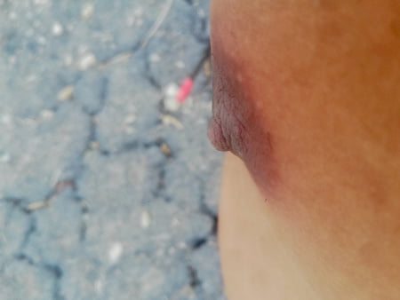 mis ricos pezones de macho deliciosas tetillas            