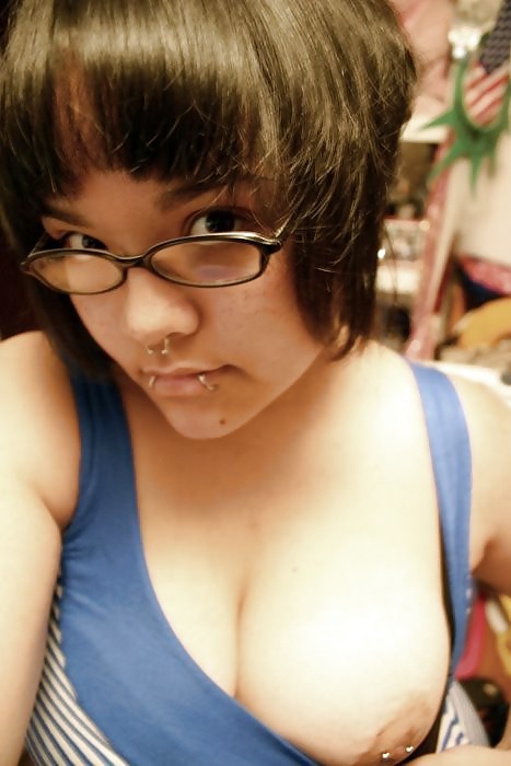 Busty Punk & EMO Babes porn pictures