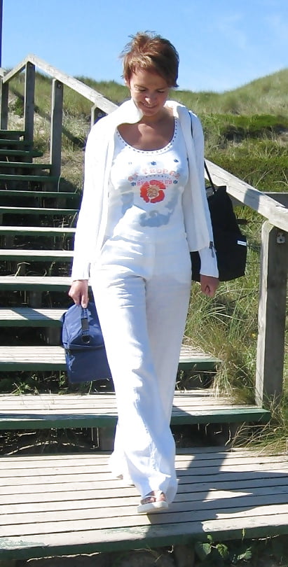 Petti14 (Amateur Milf) porn pictures