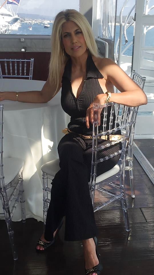 Beautiful milfs# porn pictures