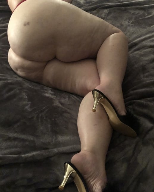 Sexy & Chubby Legs 21 - 30 Photos 