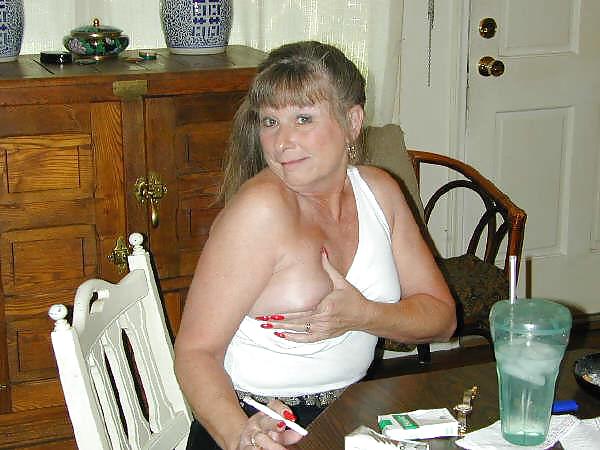 Smoking Women -Turm Me porn pictures