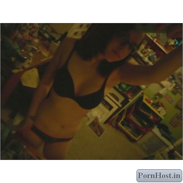 Hot Brunette porn pictures