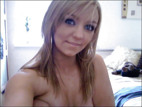 Blonde Teen porn pictures