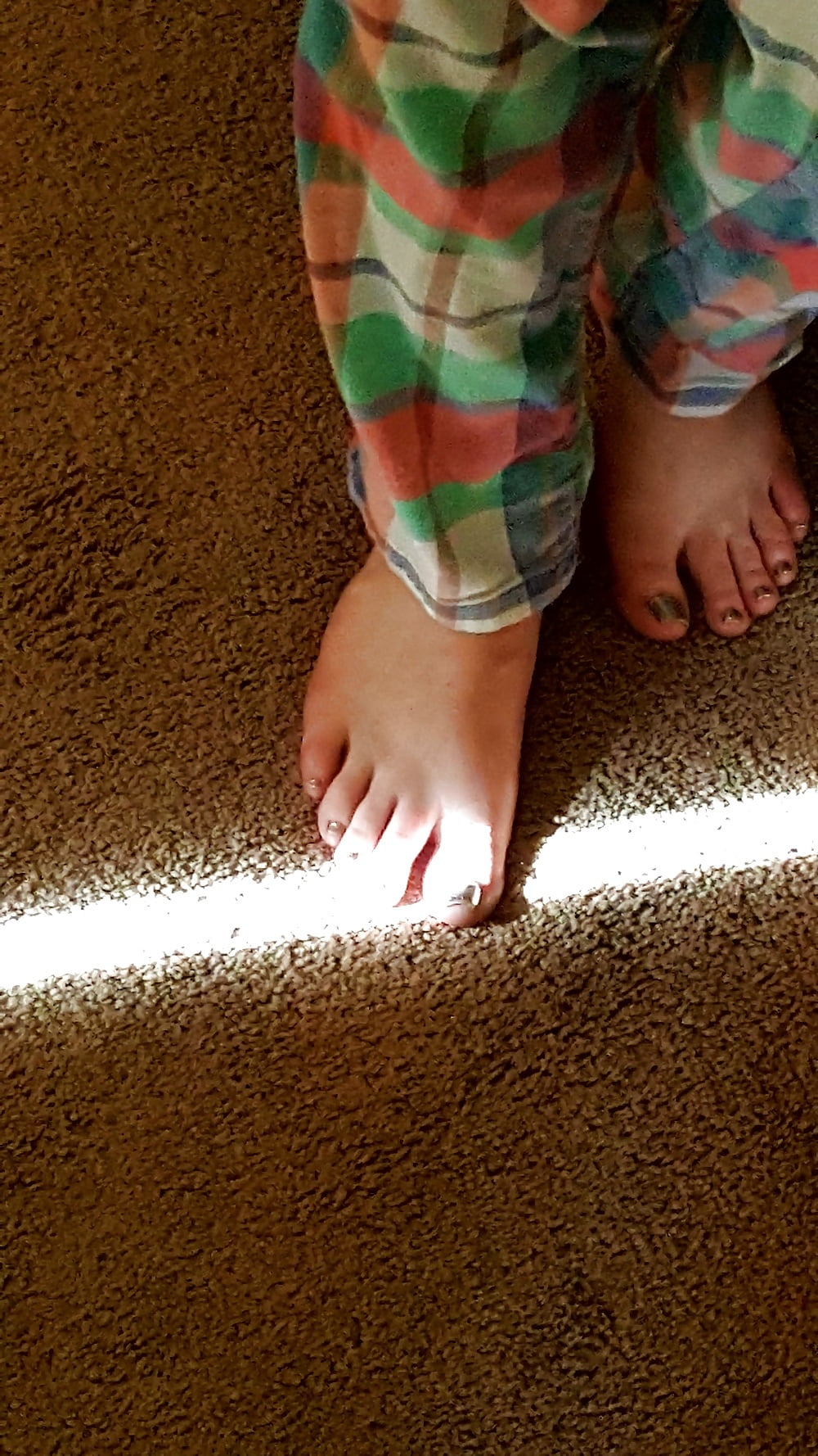 Candid feet porn pictures