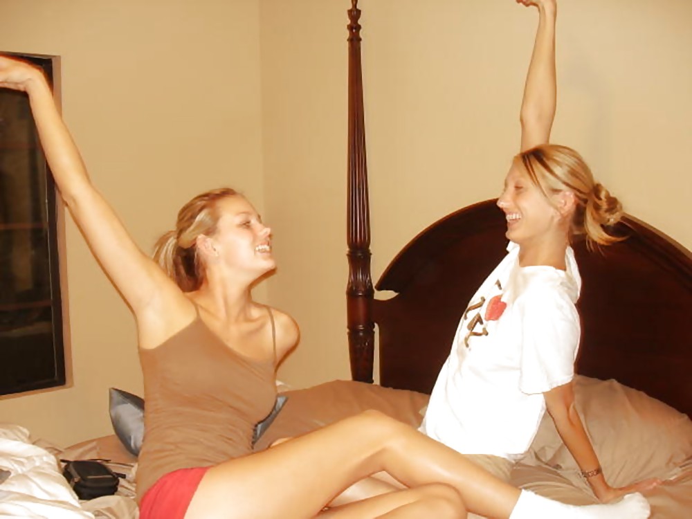 Pretty Amateur Typhanie 3 porn pictures