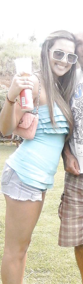 JULIA CAVALHEIRO MOREIRA porn pictures