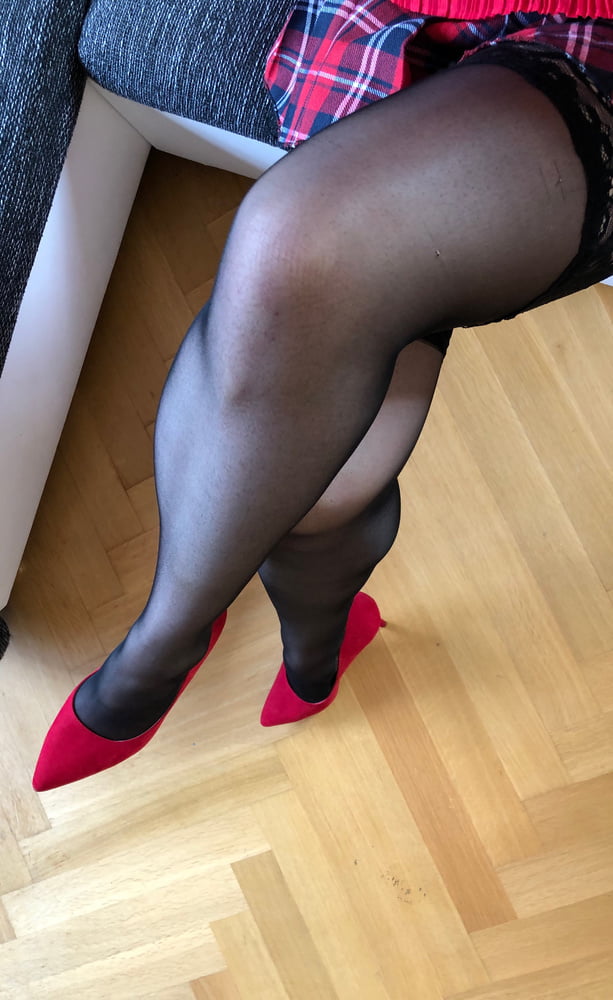 Sexy Feet Wife Nylon Stockings High Heels Hot Girl Legs 9 Pics