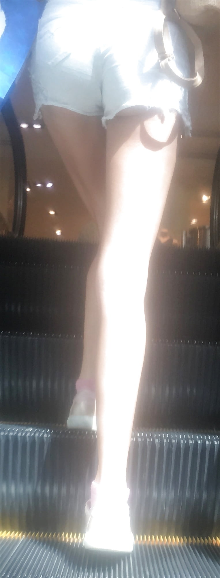 Tiny ass big tits mall teen porn pictures