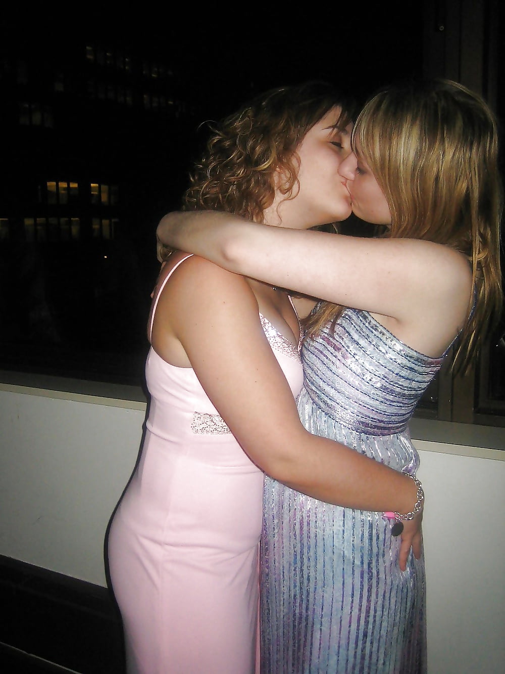 Lesbian Kisses 1 porn pictures